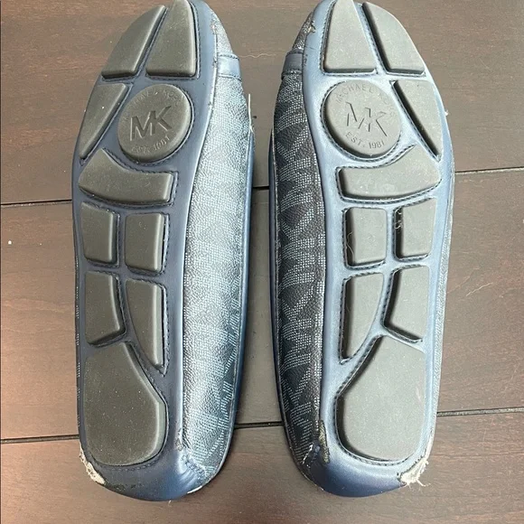 Michael Kors Navy Blue Logo Flats - Picture 2 of 9